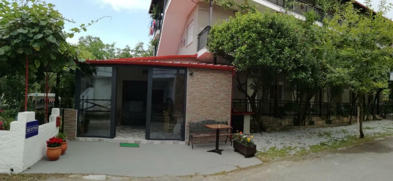 Helena Apartments Paralia Panteleimonos Eksteriør billede